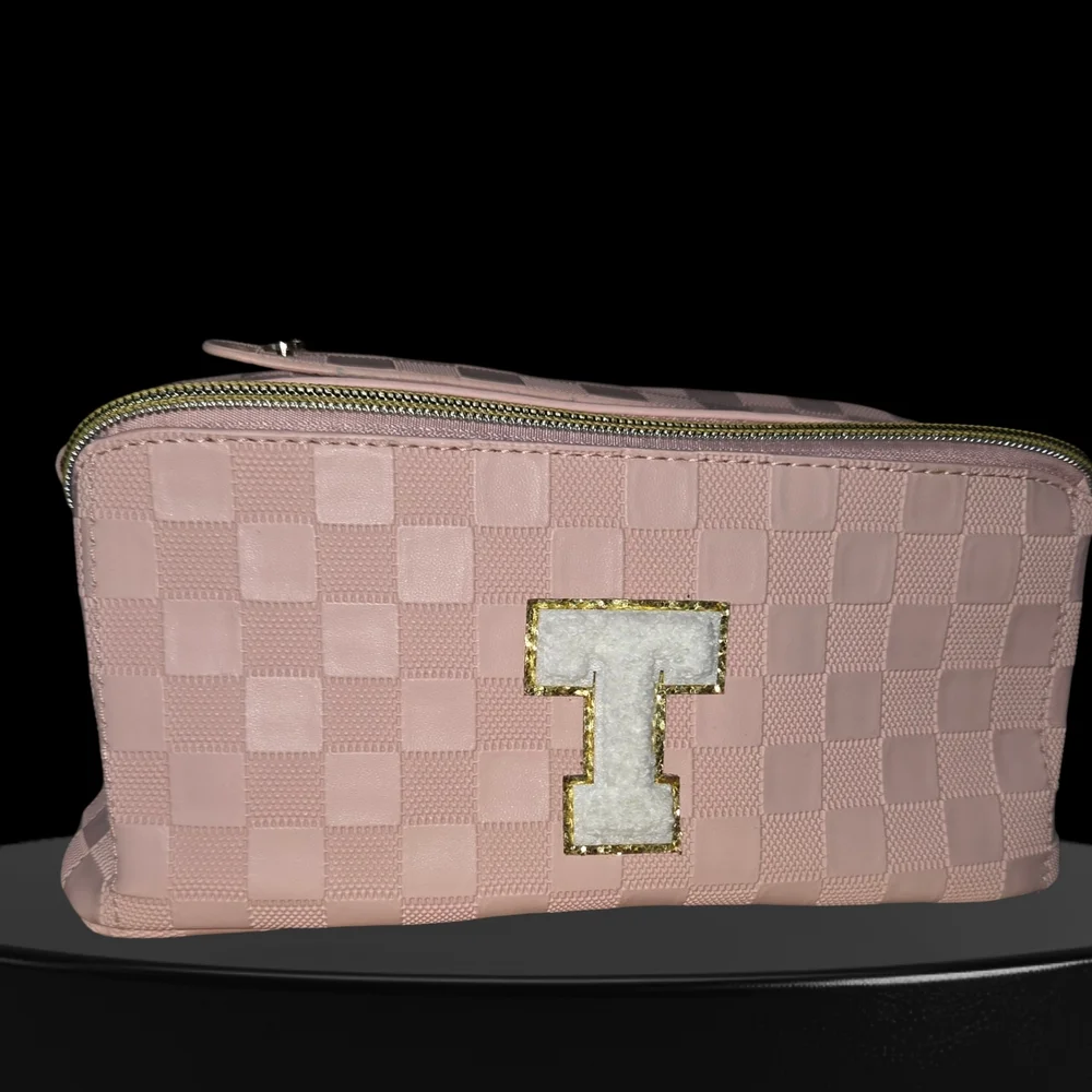 Elegant Pink Checkered Cosmetic Bag‎